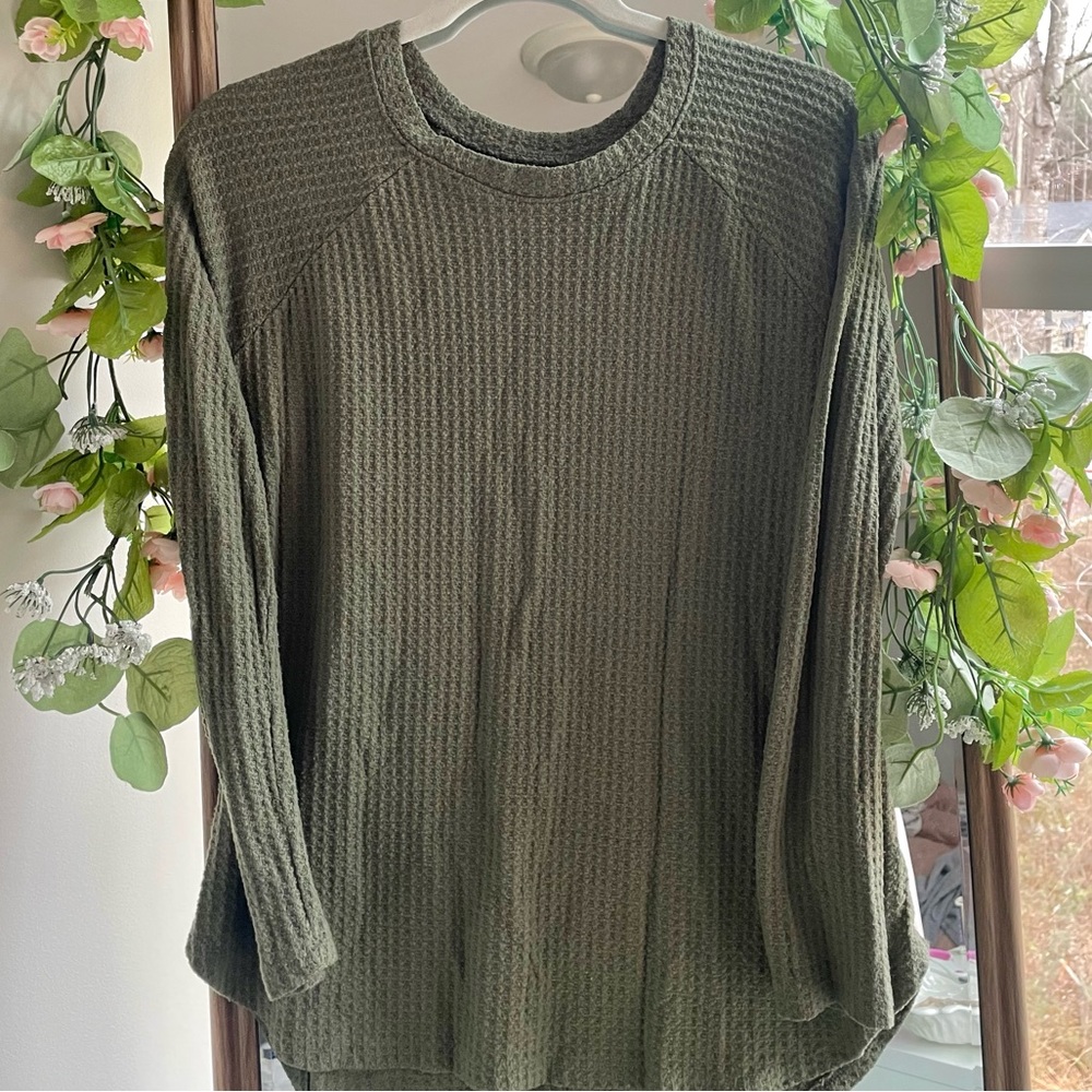 American Eagle Soft and Sexy Long Sleeve Lightweight Sweater Top